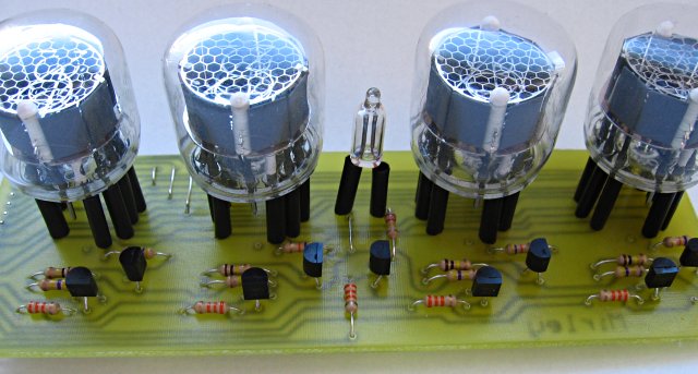 Часы с газоразрядными индикаторами и ATmega8